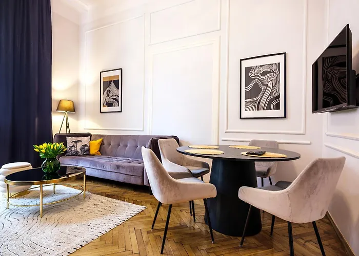 Tyzenhauz Apartments Old Town